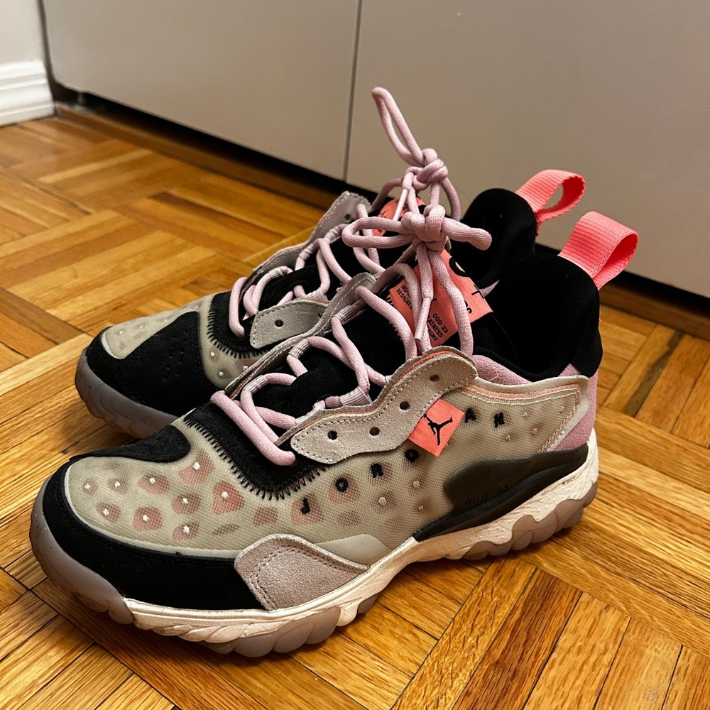 Nike Delta Sneaker, Women’s Size 8